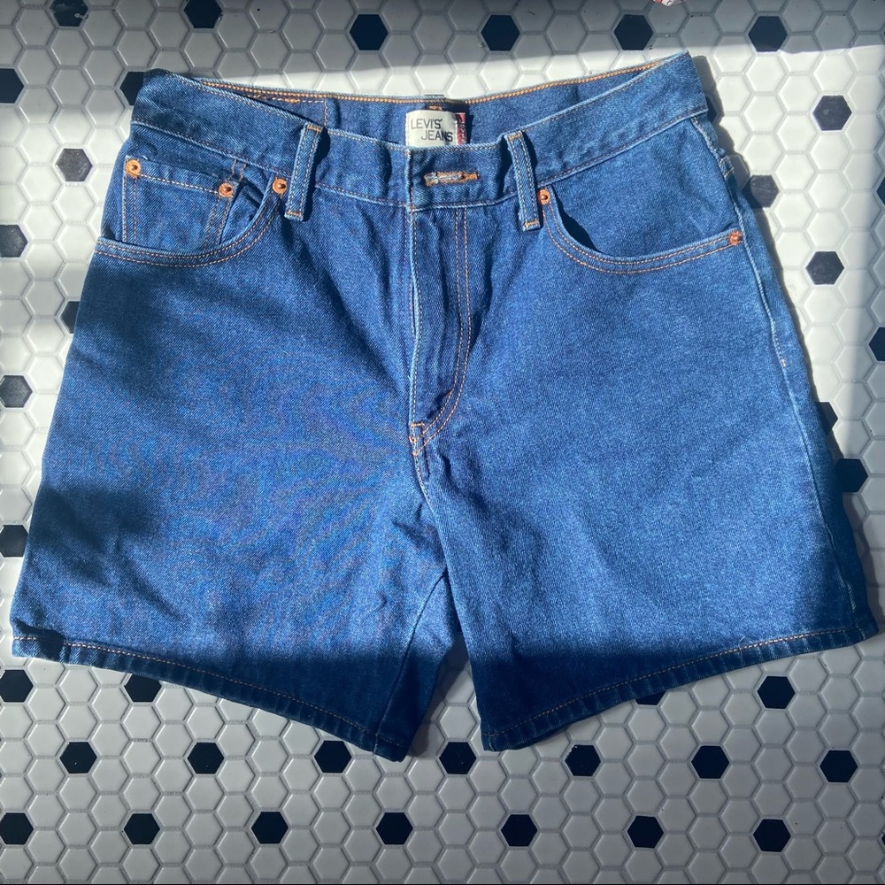 Levi’s vintage denim shorts intact hem sz 8